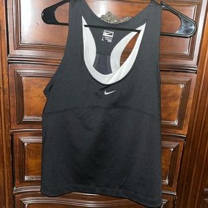 Women’s Nike performance tank size large